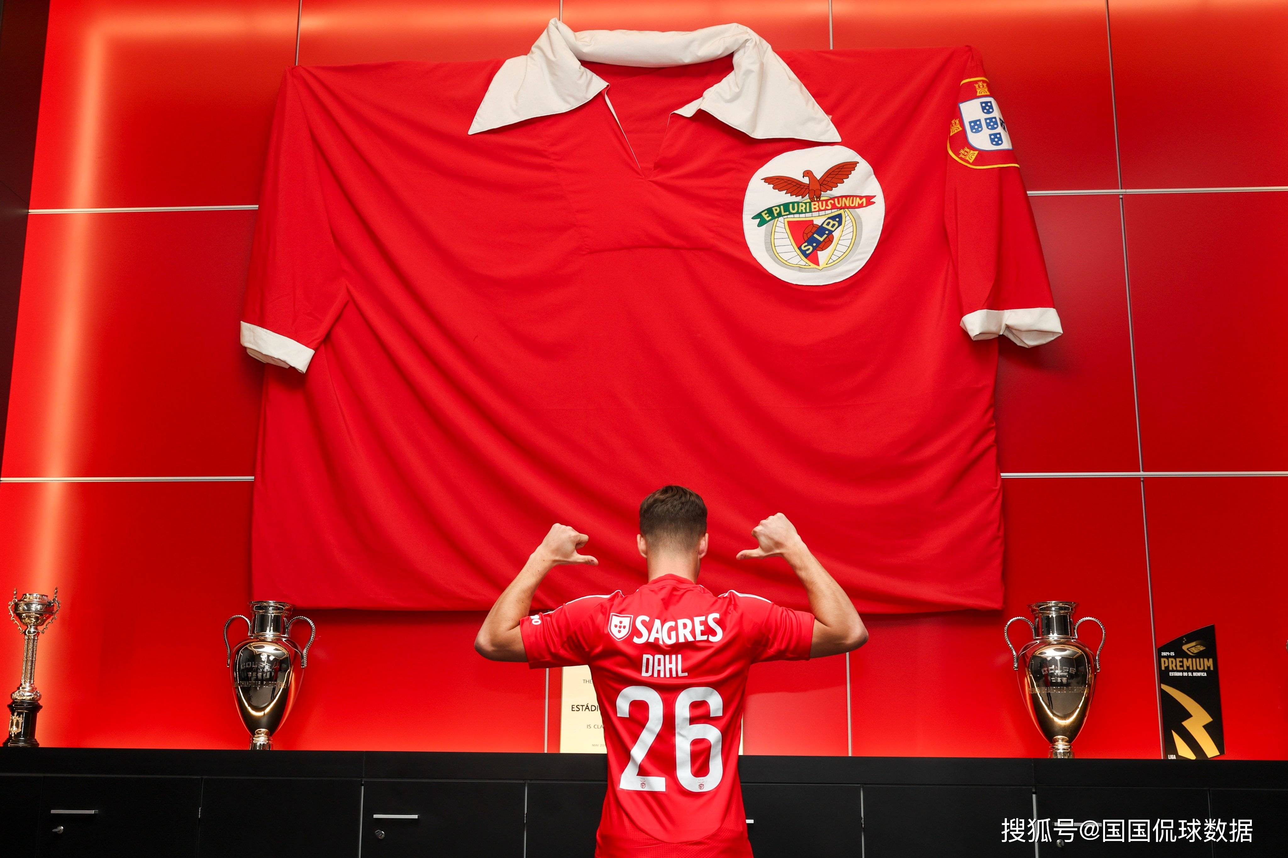 mk体育在线-关于离谱！阿贾克斯更衣室发声备战NBA总决赛上海海港围绕亚冠再遭质疑，清晨本菲卡备战欧联的信息