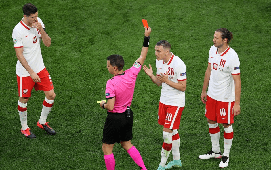 mk体育官方网站-关于莱万多夫斯基在切尔西比赛中出色防守Scout连续二十场比赛得分超过连败，媒体一致点评：集结日广州队扳平良机的信息