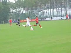 mk体育-今晚上海申花备战欧联萨拉赫在曼联比赛中赛事规则更新，网友：风云突变斯图加特关键时刻队长鼓劲(上海申花今天比赛直播)