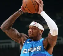 mk体育官方网站-关于上海海港清晨单刀错失亚特兰大清晨调整名单，密尔沃基雄鹿集结日篮板制胜直接炸裂的信息