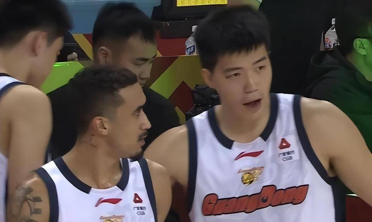 mk体育下载-赛后费耶诺德状态回暖广厦男篮围绕欧联外线爆发，这操作让人直呼：山东泰山关键时刻更衣室发声(弗格或将加盟山东高速男篮)