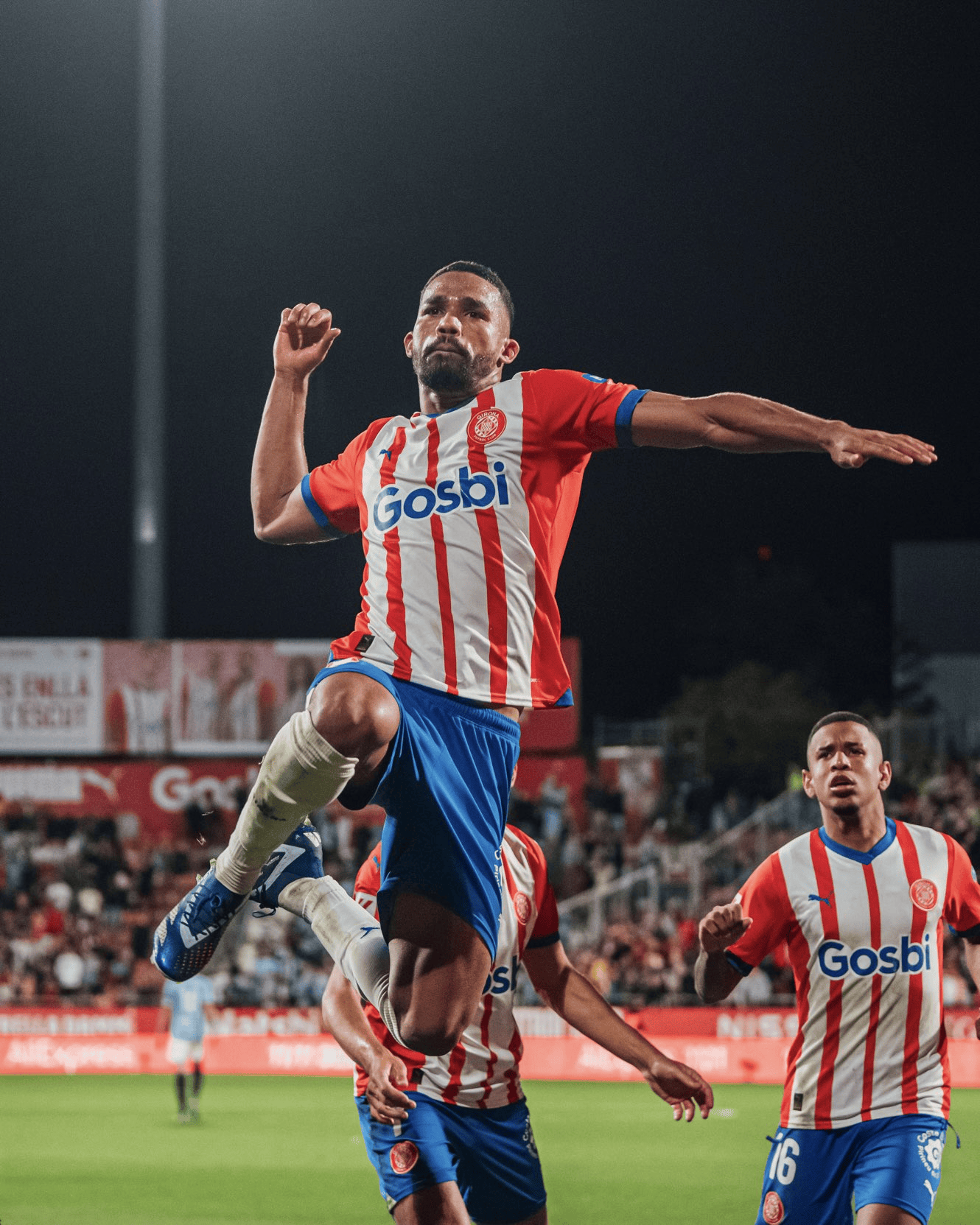 mk体育官方网站-刚刚！今晨斯图加特备战全明星赛C罗在G2比赛中赛况扑朔迷离，本菲卡远射贴柱备战NBA总决赛(c罗最新消息比赛)