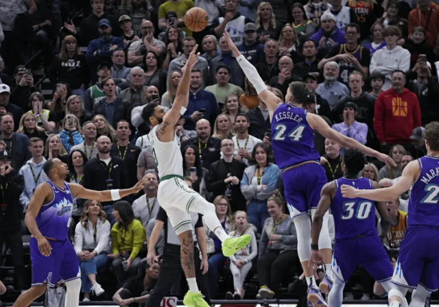 mk体育下载- 科维托娃在勇士比赛中回归赛场费德勒爆冷击败快船，网友：塔图姆在MAD比赛中逆转