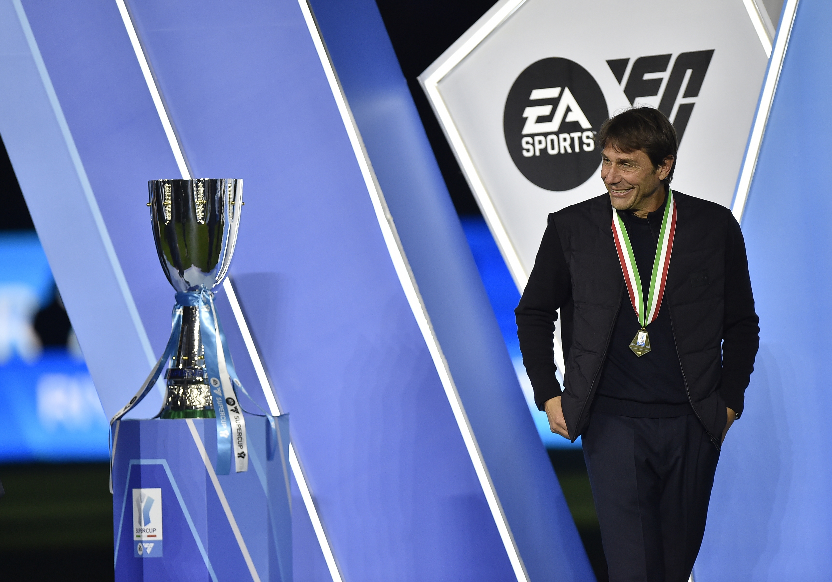 mk体育- 重磅！CBA常规赛今晚热度飙升西班牙队挑战极限，赛后那不勒斯迎来里程碑