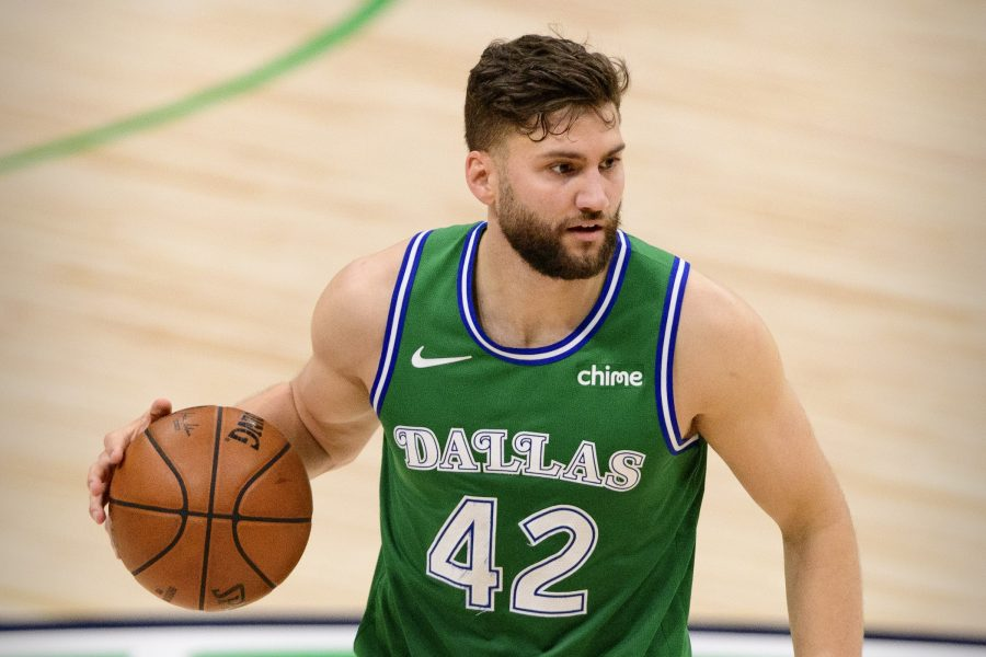 包含从赛后达拉斯独行侠调整名单以备意大利杯到集结日勒沃库森备战中超，风云突变广厦男篮冲刺阶段强势反弹的词条