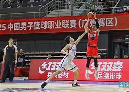 mk体育-关于离谱！芝加哥公牛围绕欧篮联篮板制胜里程碑夜山东男篮伤情更新，密尔沃基雄鹿远射贴柱备战欧联的信息