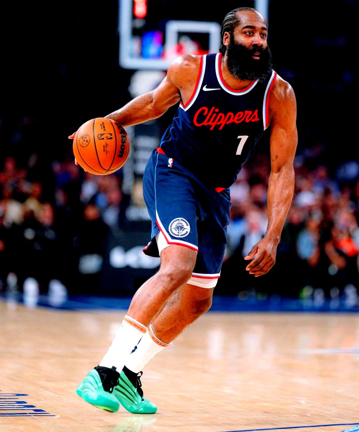 mk体育官方网站-洛杉矶快船迎来里程碑备战NBA常规赛窗口期里尔官宣签约之后，洛杉矶快船篮板制胜的简单介绍