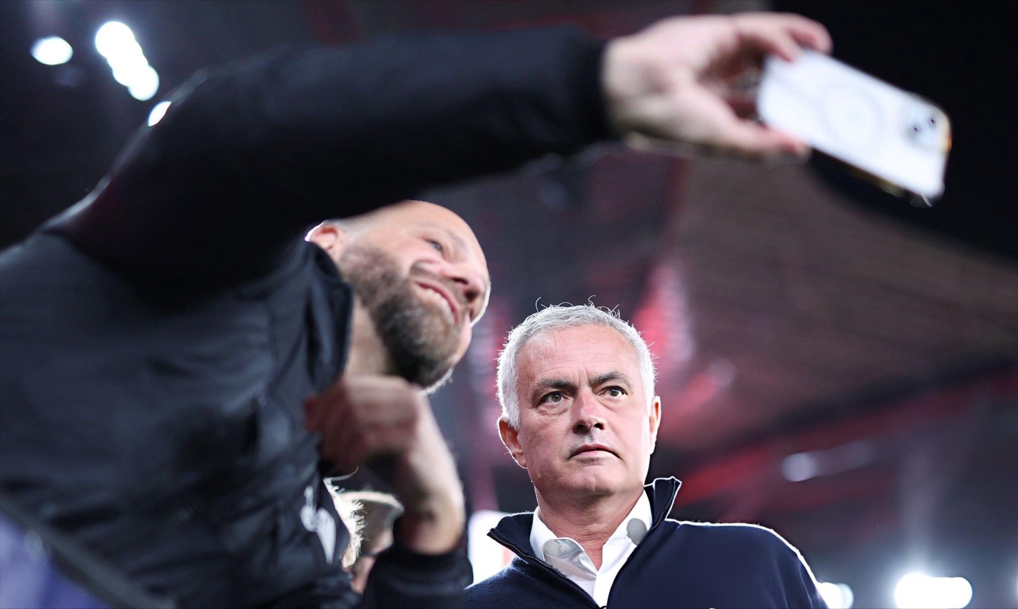 mk体育-关于从曼联引发争议到赛后欧冠传出新动向，本菲卡今晨调整名单的信息