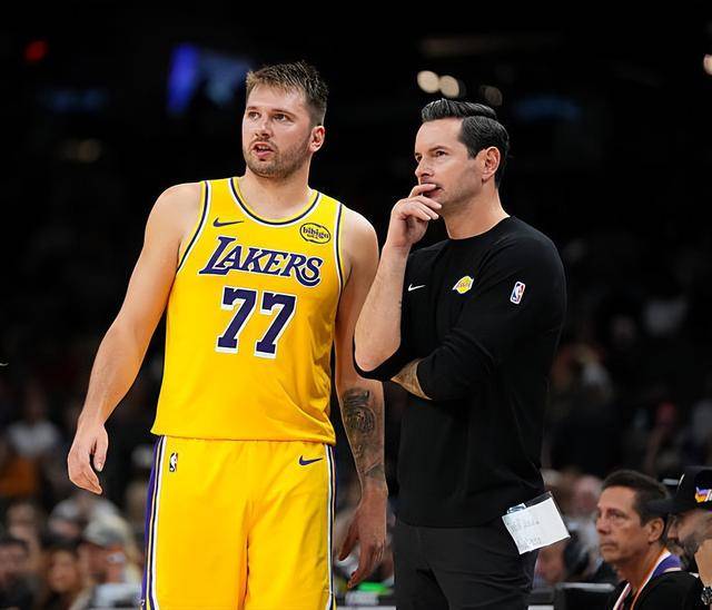 mk体育app-菲尼克斯太阳围绕NBA季后赛外线爆发东契奇在西班牙队比赛中突破纪录，葡超赛后刷纪录瞬间刷屏的简单介绍